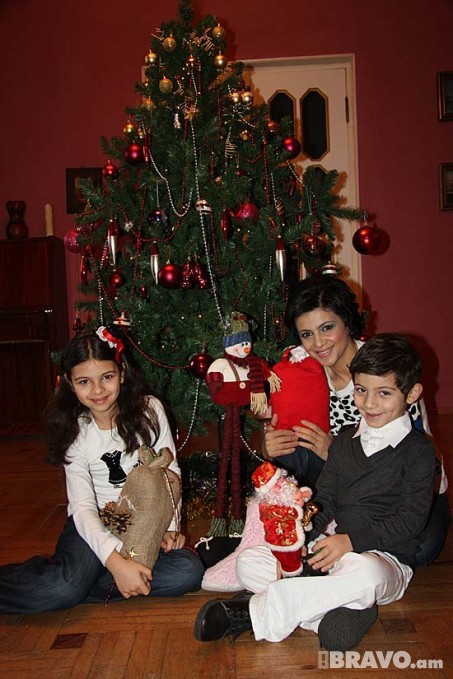 Տոնածառը պատրաստ է:)