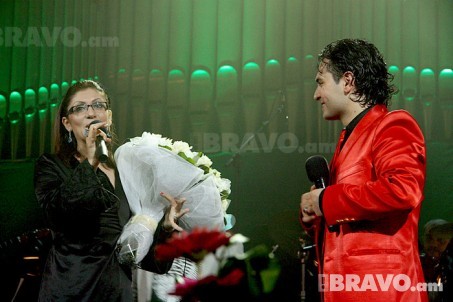 Նունե Եսայանն ու Մհերը դուետով “Երեւանի սիրուն աղջիկը” կատարեցին