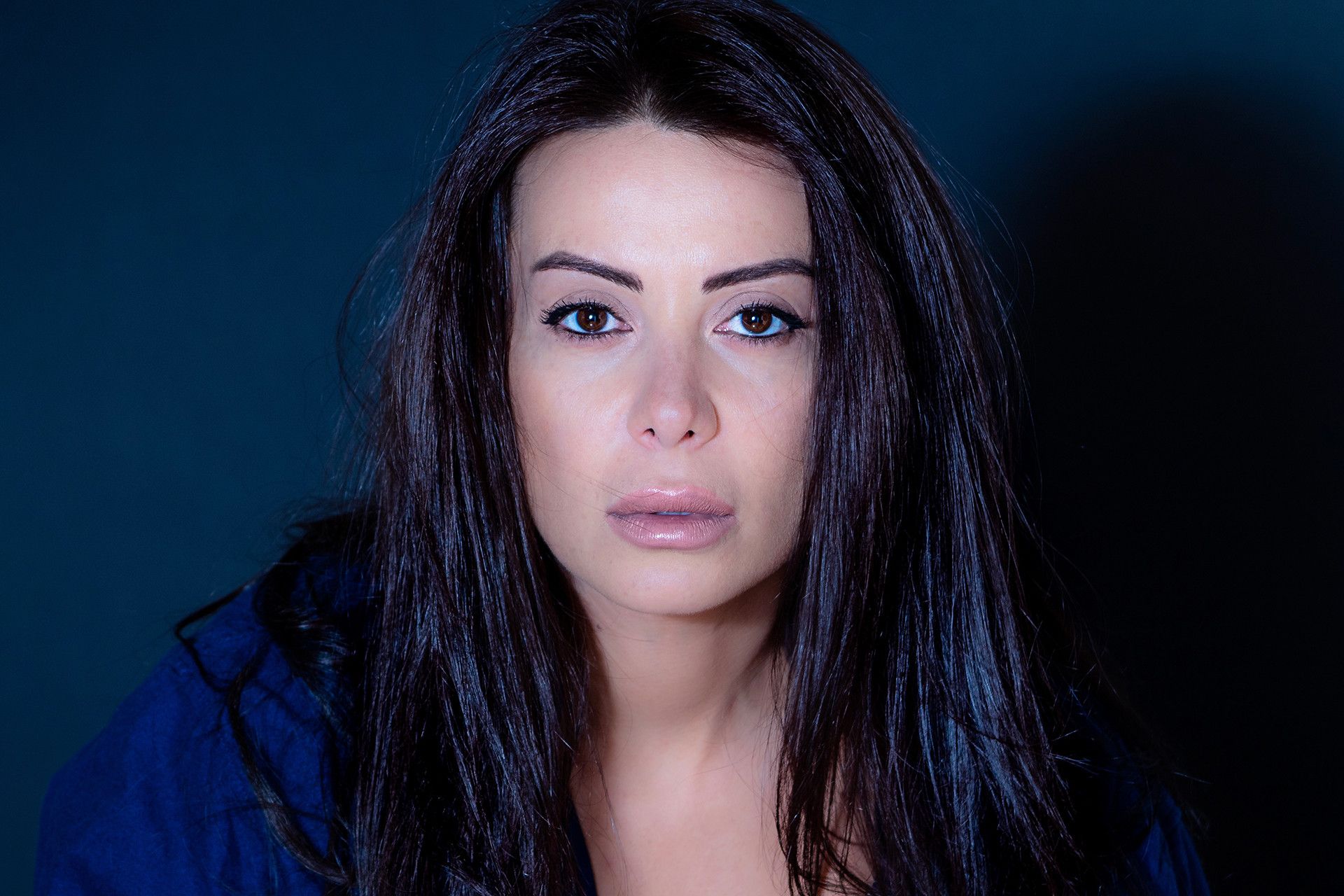 Czech_model_nika_nikola_natalia_lobbo_gives_handjob_and_footjob