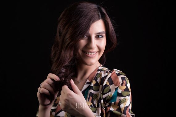 «Իմ զգացմունքներին ամբողջությամբ տրվելը երբեք լավ բանի չի բերել». Ռոզի Ավետիսովան՝ խաղացած դերերի եւ ներելու մասին