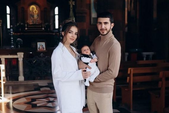 Նորայր Նիկոյանն ու Լուսինե Թովմասյանը մկրտել են իրենց որդուն
