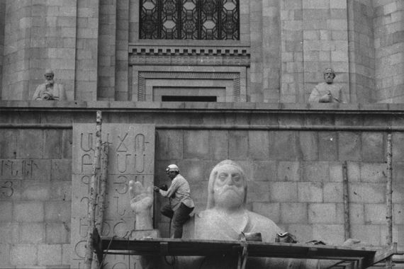 «Մաշտոցի արձանն իր ճակատագիրն էր». Ղուկաս Չուբարյանի 100-ամյակին նվիրված ցուցահանդեսը Մատենադարանում