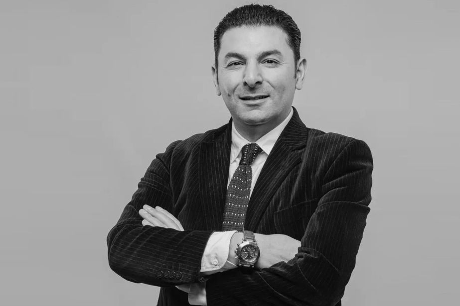 Էմին Թորոսյանին հեռացրել են Պատանի հանդիսատեսի թատրոնի տնօրենի պաշտոնից