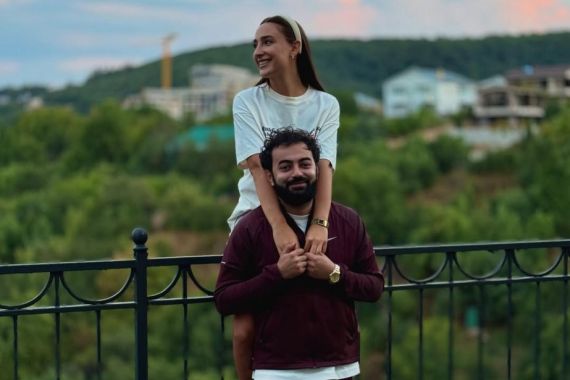 «Երբեք չէի պատկերացնի, որ այսպիսի հույզեր կզգամ». Հայկ Հովհաննիսյանը եւ Անահիտ Մանուկյանը նշանադրվել են