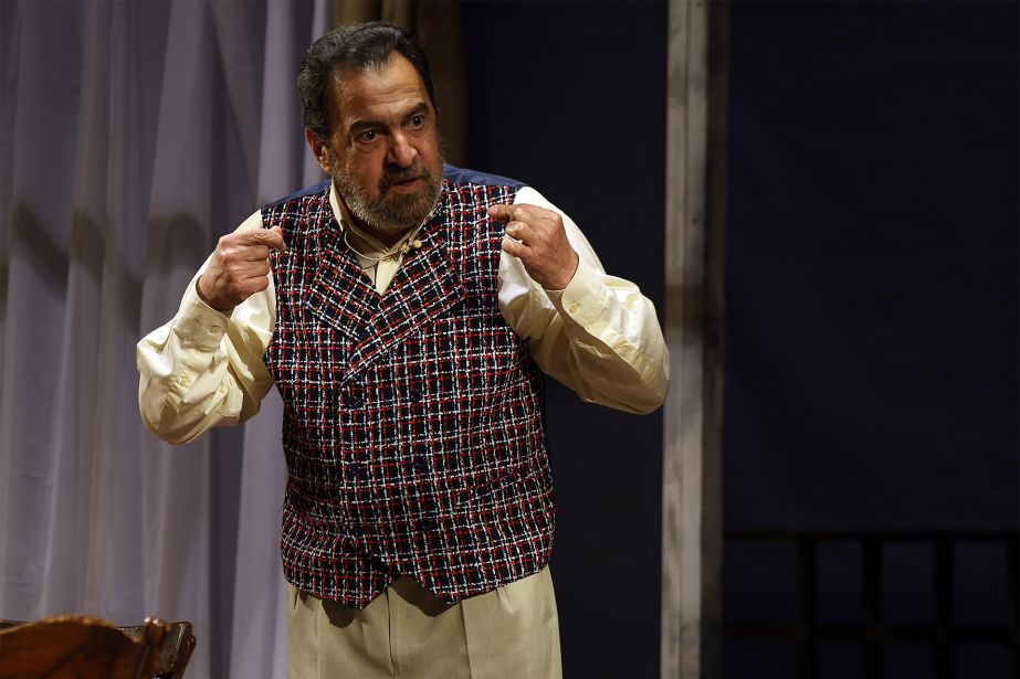 «Հայրս շատ էր կարոտել բեմը եւ վերադարձել է այնպես, կարծես երբեք չէր էլ հեռացել». Արամ Թոխատյան