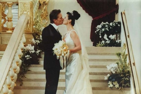 Քեթրին Զետա-Ջոնսը եւ Մայքլ Դուգլասը նշում եմ ամուսնության 25-ամյակը