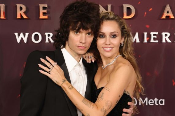 Մայլի Սայրուսն ու Մաքս Մորանդոն նշանադրվել են