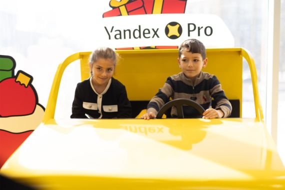 Yandex Armenia-ն անակնկալ է մատուցել գործընկեր վարորդների երեխաներին