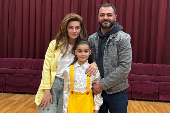 &laquo;Ծնողներս բացատրել են, որ դա դեր է ու իմ կյանքը չէ&raquo;. Սամվել Թոփալյանի դուստրը նկարահանվում է սերիալում