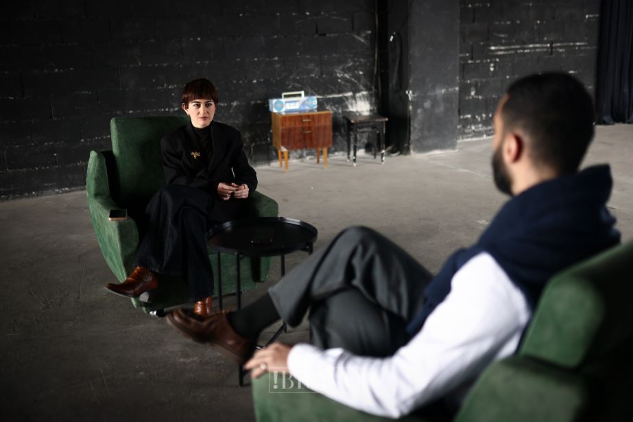 &laquo;Չգրված օրենքով՝ եթե մեռնող կերպար կա, ես եմ խաղում&raquo;. Ռոզի Ավետիսովան ու Մհեր Զաքարյանը հարցուփորձում են իրար