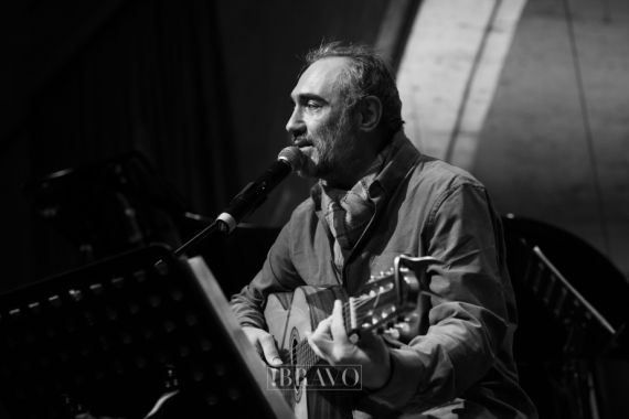 &laquo;Աղոթքս փորձ է ինձ հաշտեցնել ինձ հետ&raquo;. Վախթանգ Հարությունյանը նոր ալբոմ է ներկայացրել իր 54-ամյակին