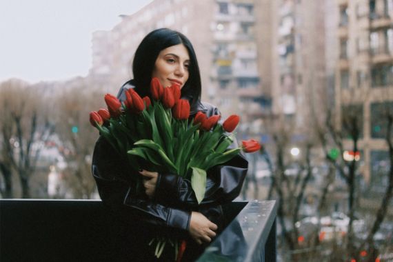 &laquo;Վերջապես ազատվեցի իմ տրավմայից&raquo;. Իննա Խոջամիրյանը՝ մայրիկի ու կարմիր կակաչների մասին