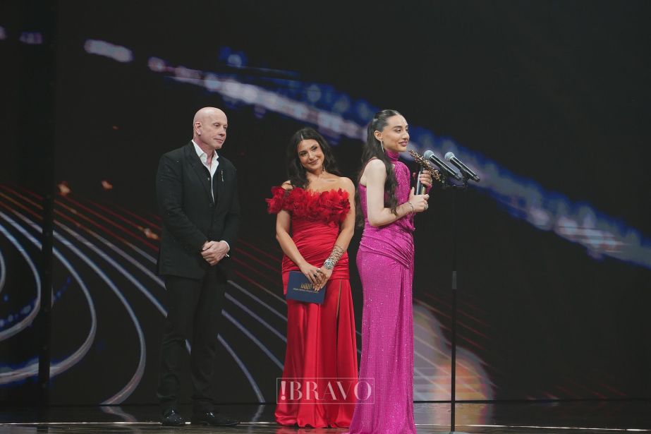 Բրյունետն ու Իվետա Մուկուչյանը հրաժարվել են. &laquo;Խազեր&raquo;-ի &laquo;Լավագույն երգչուհի&raquo; անվանակարգն իրարանցում է առաջացրել