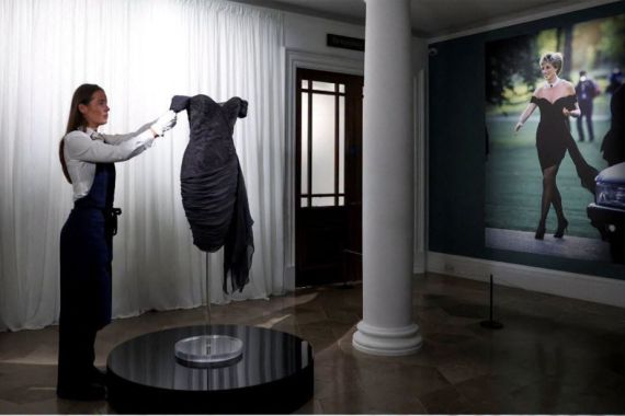 Sotheby's-ում աճուրդի կհանվի Լեդի Դիի՝ Քրիստինա Ստամբոլյանի ստեղծած &laquo;վրեժի զգեստը&raquo; 