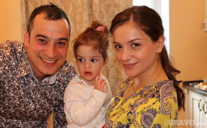 «Վիտամինցի» Տիգրանը` Հայաստանից մեկնելու եւ դստեր 2-ամյակի մասին
